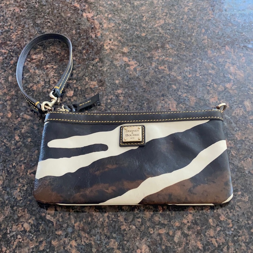 Dooney and bourke wristlet